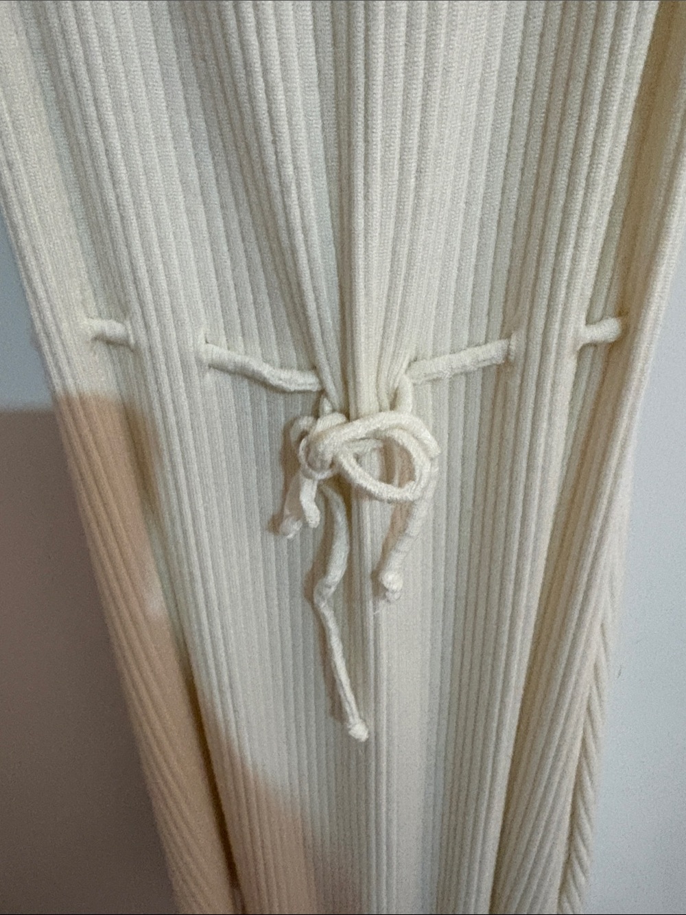 Reformation Grenada dress Ivory Ribbed Ruffle Mini Dress Size M - Picture 7 of 8